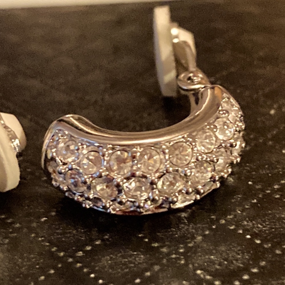 Swarovski vintage clear crystal clip on earrings. Perfect condition.
